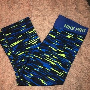 Nike pro capris